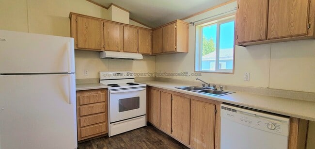 *** Very Nice *** 3 Bed 2 Bath remodel Mod... - *** Very Nice *** 3 Bed 2 Bath remodel Mod... House