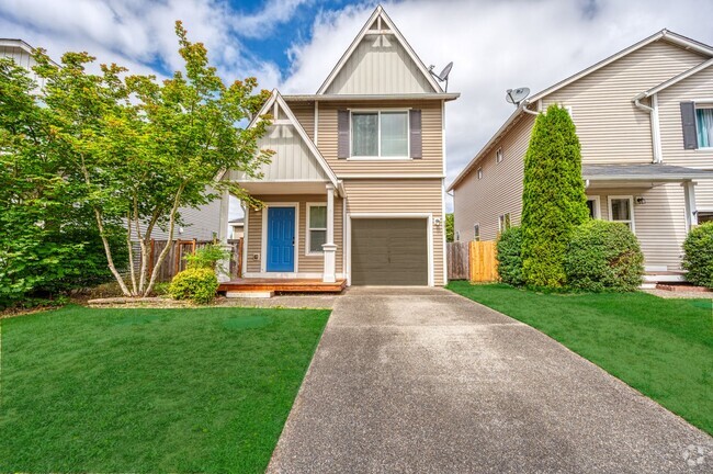Building Photo - 3 Bedroom 2.5 Bath with fenced yard Rental