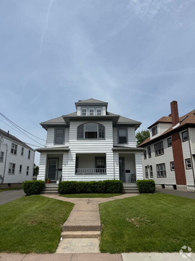 Building Photo - 69-71 Maplewood Ave Unit Best in Show Rental