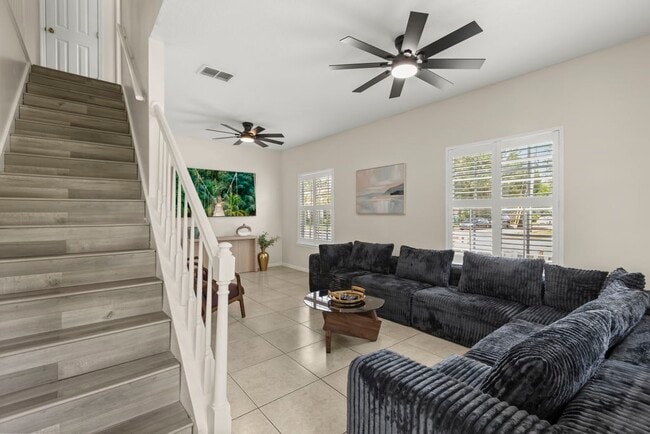 Photo - 809 N Fern Creek Ave