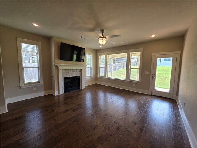 Photo - 616 Mill Pond Wy