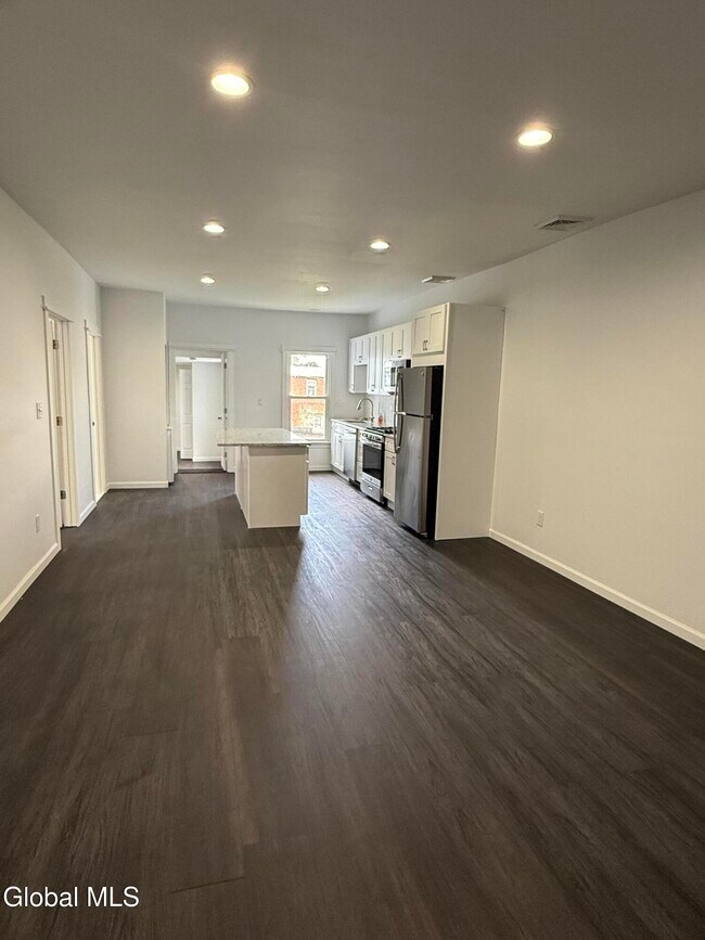 Photo - 104 George St Unit 2