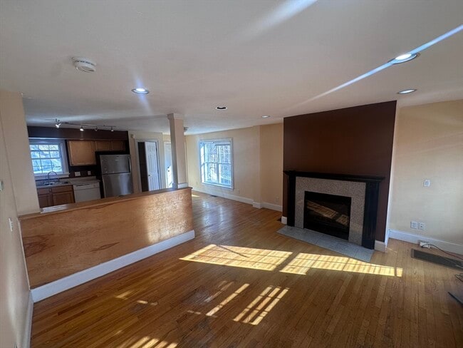 Photo - 205 Highland St