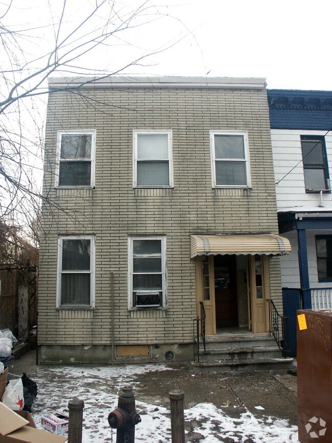 1651 Hunt Ave Apartments For Rent in Bronx, NY