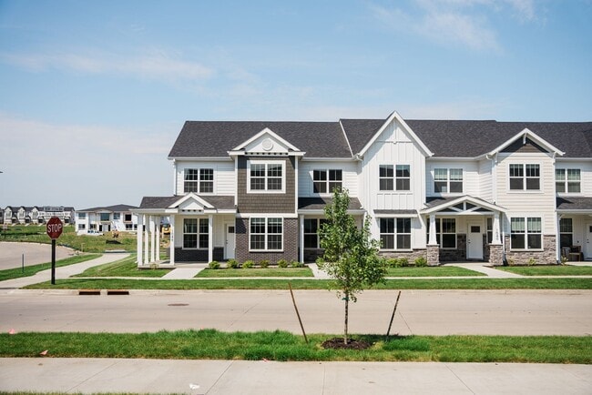 Photo - Four Grand Brownstones - Ankeny