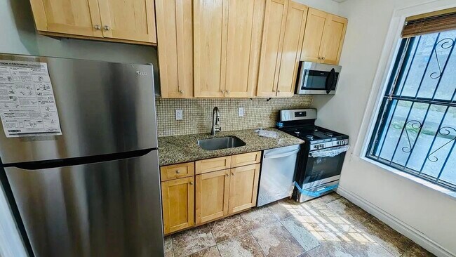 Photo - 118 Corbin Ave Unidad 102