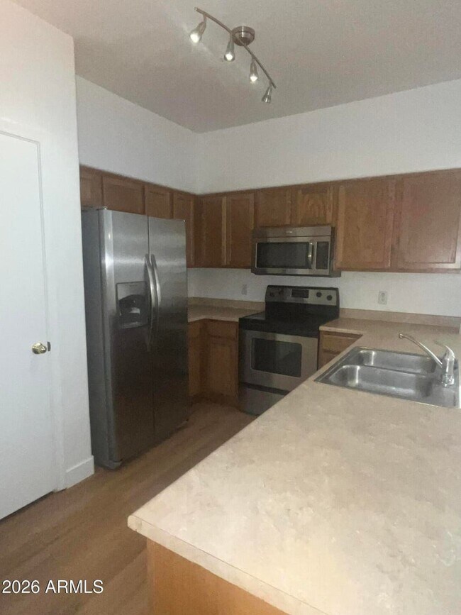 Photo - 525 N Miller Rd