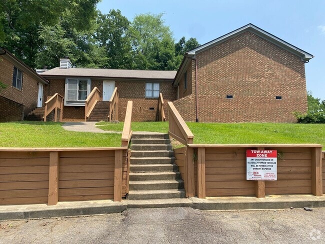 Building Photo - Brockton Dr.-4700 Unit C Rental