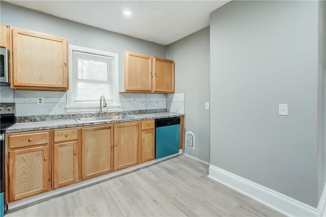 Photo - 311 Linden St