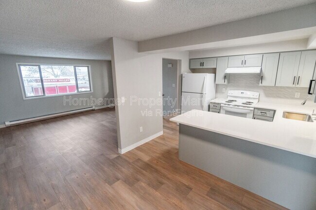 Photo - 10119 E Empire Ave