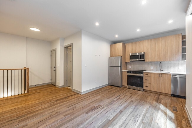 Photo - 1330 W Estes Ave Unit 1A