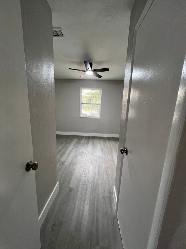 Primary Bedroom - 6412 Diamond St