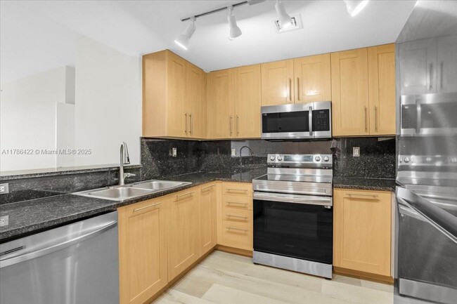 Building Photo - 511 SE 5th Ave Unit 2109 Rental