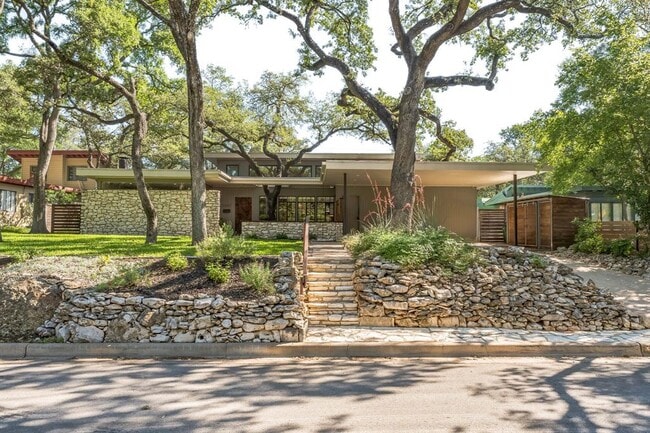 Photo - 2302 Rundell Pl