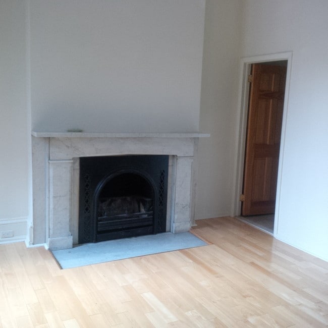 Building Photo - 1814 Spruce St Unit 2M