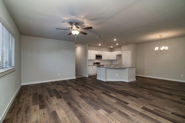 Photo - GORGEOUS 3 BEDROOM DUPLEX LOCATED IN MIDLO...