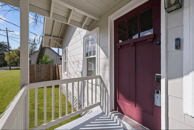 Photo - 2923 Rosselle St