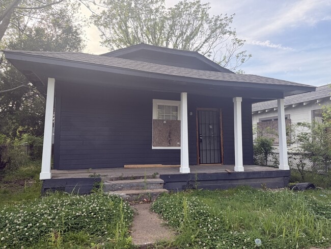 Photo - 765 Grand St