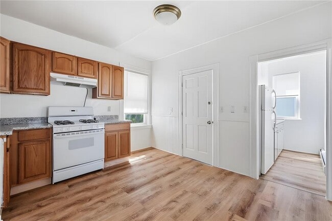 374 Douglas Ave Unit 3
