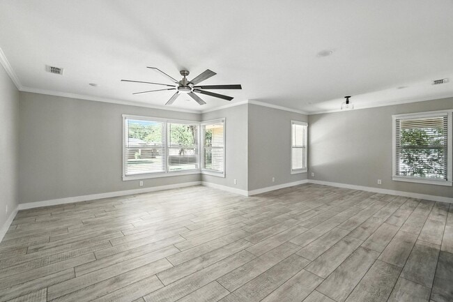 Photo - 4057 Stratford St