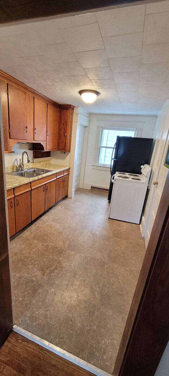 Kitchen - 621 E Central Ave Casa