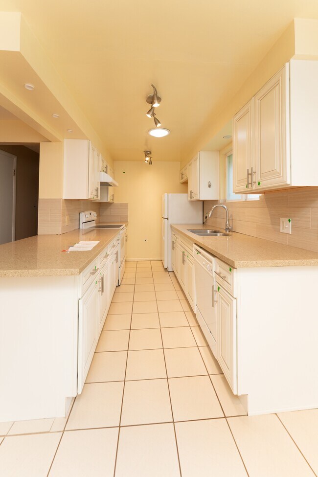 Photo - 804 NE 123rd St