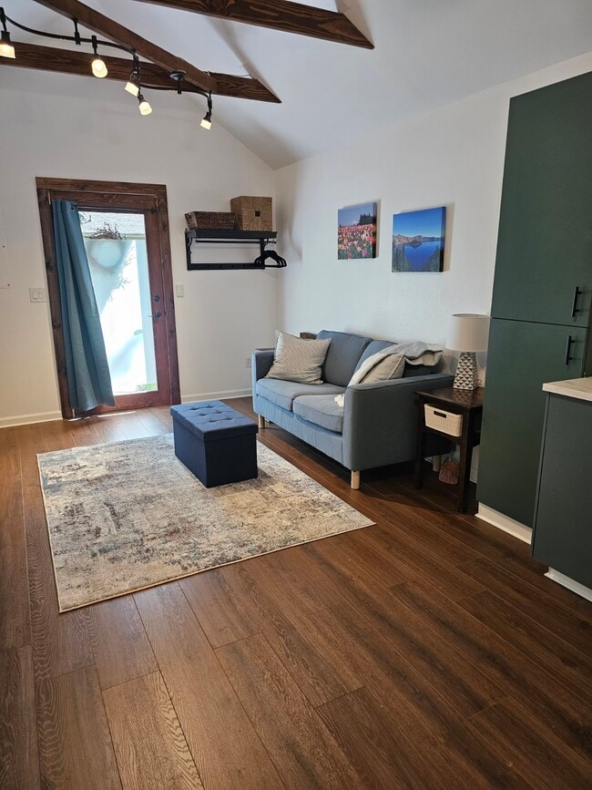 Photo - 1310 18th St NE