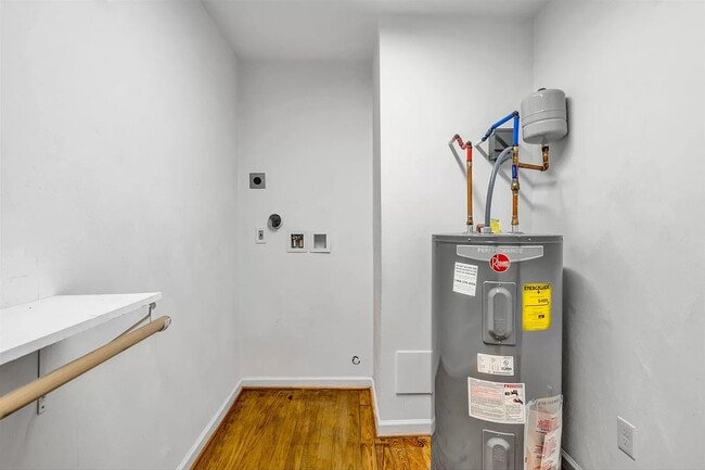 Photo - 1423 Varnell Ave NE