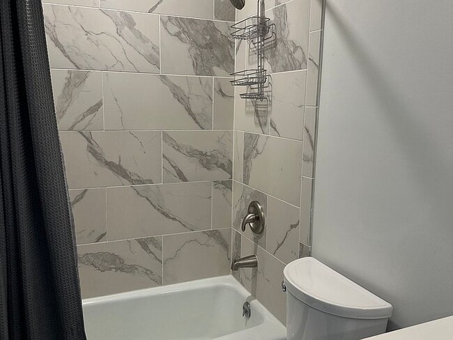 Photo - 725 E Main St