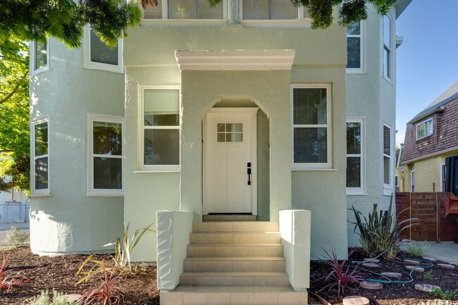 Building Photo - 1240 12th St Unit 1240
