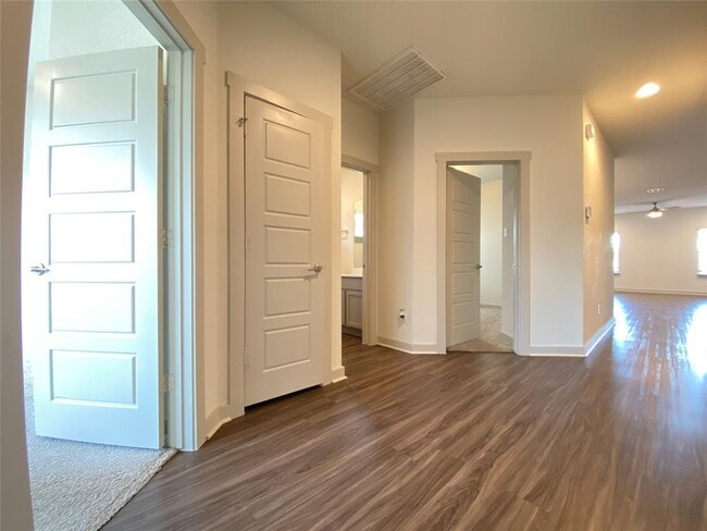 Photo - 5121 Vanner Path