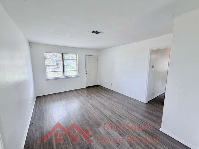 Photo - 5057 Gill Rd