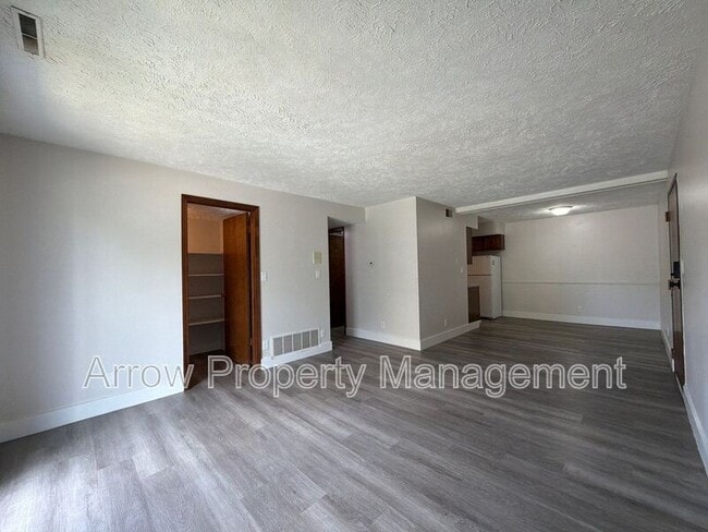 Photo - 3341 Holdrege St Unit 6