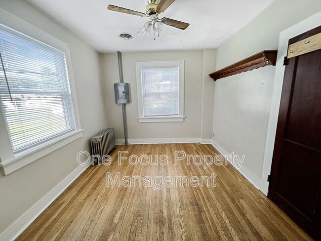 Photo - 209 Peach St