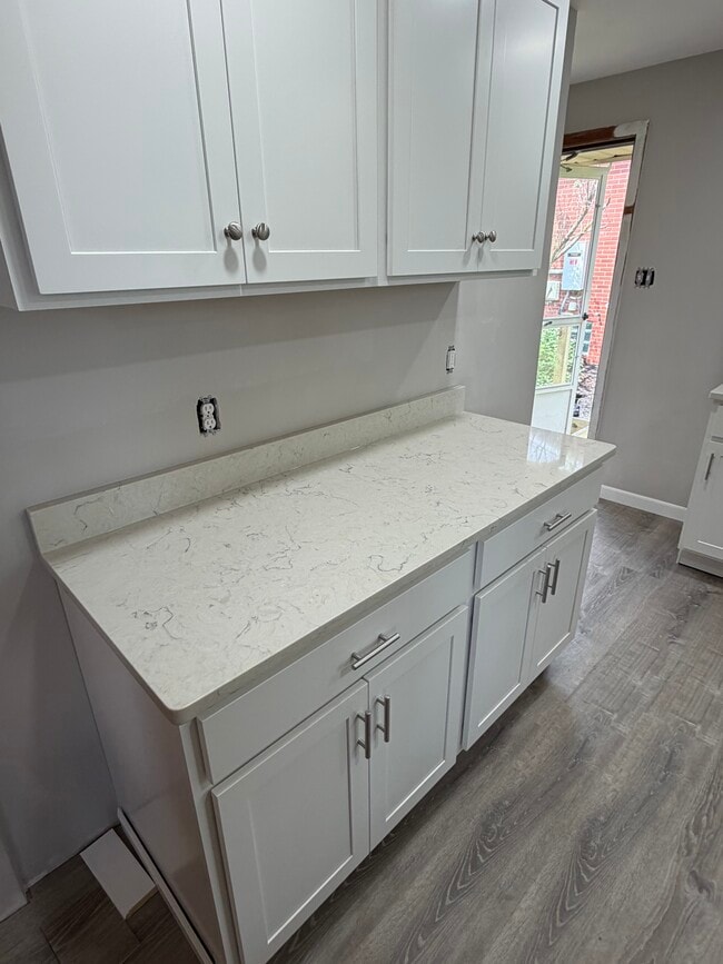 New kitchen - 421 Wyndhurst Dr