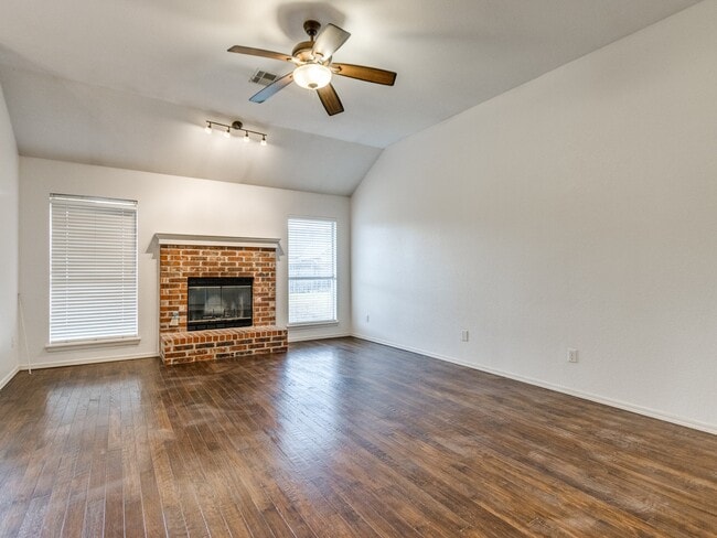 Photo - 1717 Foxfire Rd