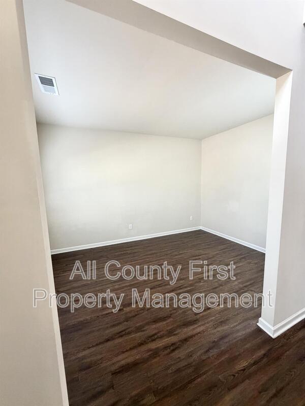 Photo - 3263 Highgrove Ln