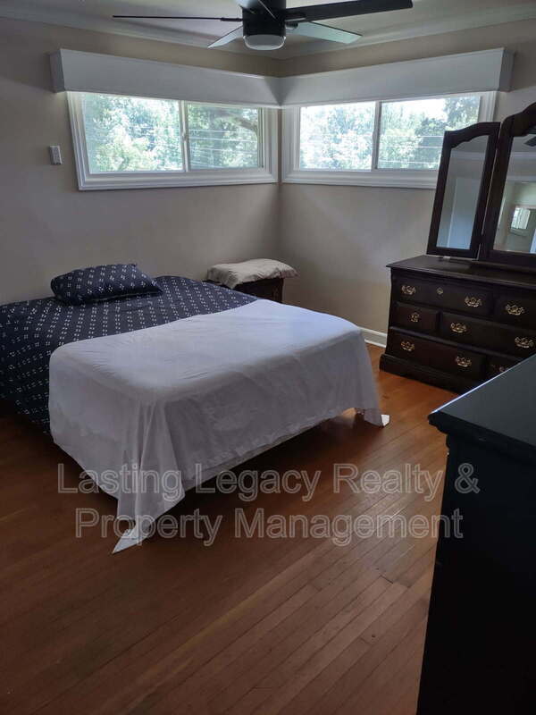 Photo - 4850 Ellen Ave Unit Room 3
