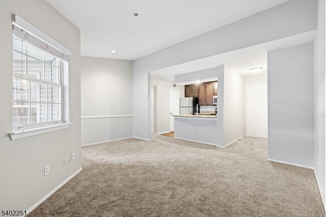 Photo - 690 NJ-23 Unit R1