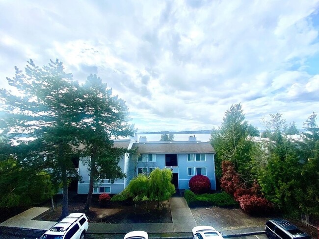 Kirkland Condo - Kirkland Condo