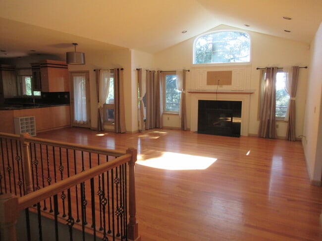Photo - 215 Ellsworth St