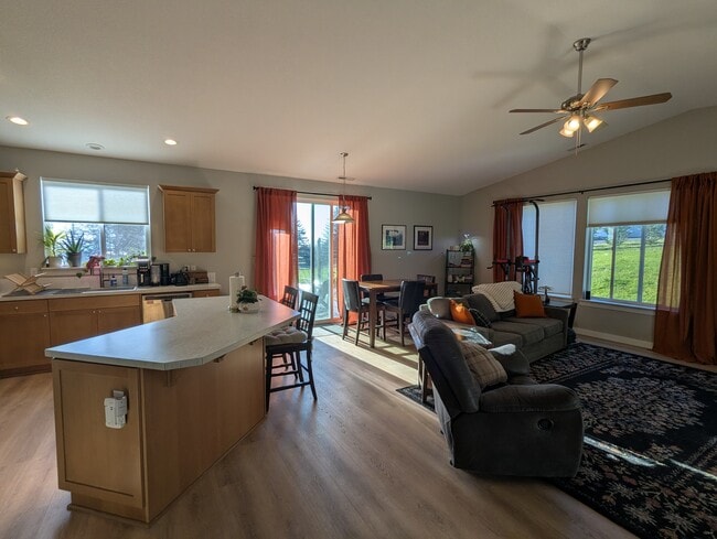 Photo - 342 Helens Ln