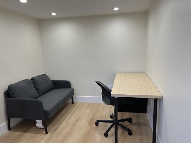 Photo - 8719-8110 110 St NW Unit 3B