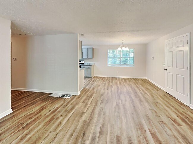 Photo - 3034 Millstone Ct SW