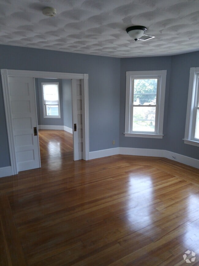 Building Photo - 74 Robert St Unit 74 Robert St Rental