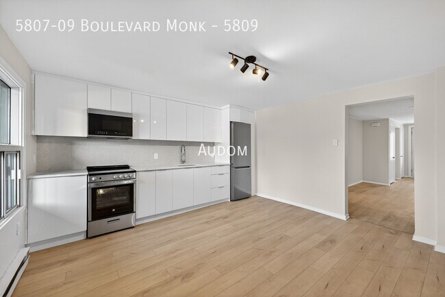 Photo - 5807-09 Bd Monk Unit 5809