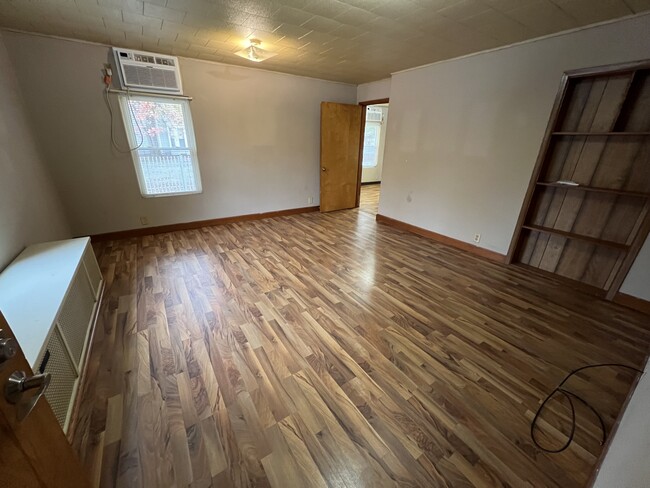 Living Room - 502 W Jackson St Apartments Unit A