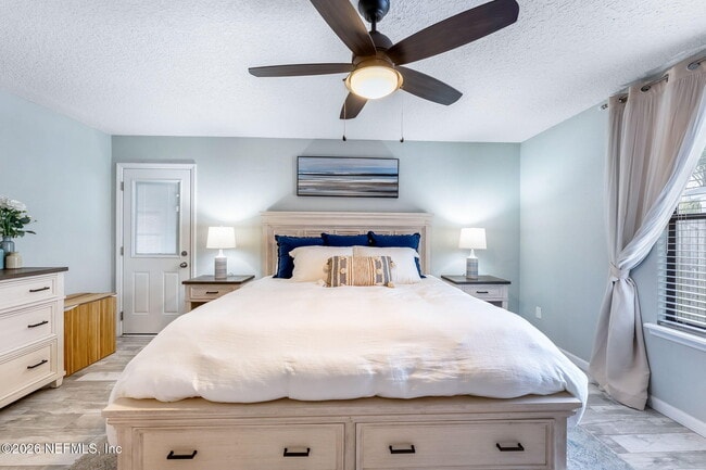 Photo - 1170 19th St N