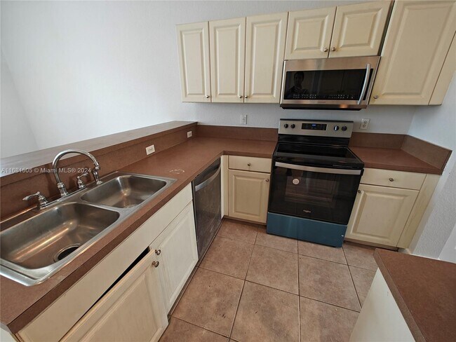 Photo - 2031 Nassau Dr