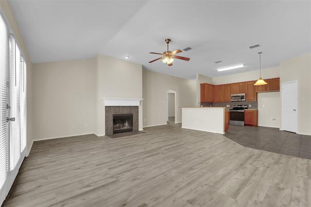 Photo - 305 Woodridge Dr